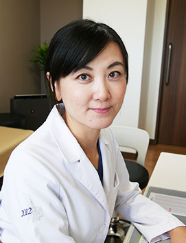 医師:中村 友里